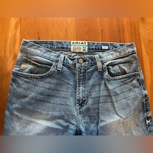 Men’s ARIAT relaxed boot cut jeans